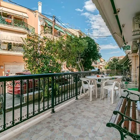 White Nest House In Corfu Town アパート *